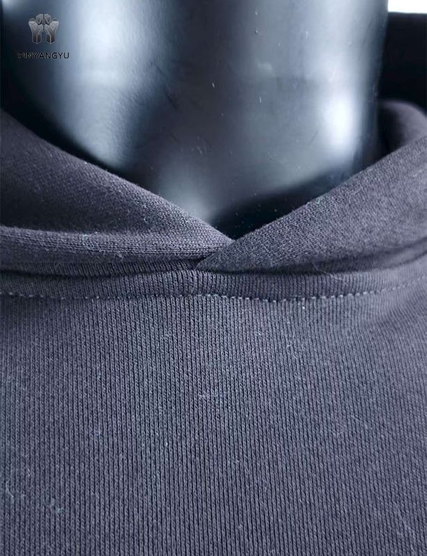 Kapuzenpullover mit Rundum-Puff-Print