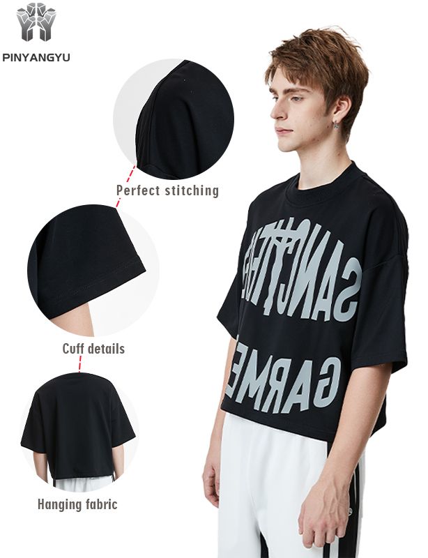 Schwarzes Crop Top – Individuelles und personalisiertes T-Shirt aus weicher Baumwolle