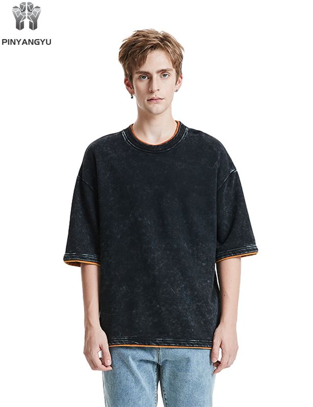 T-Shirt mit Distressed-Waschung und Patchwork-Design