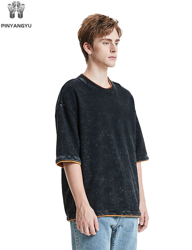 T-Shirt mit Distressed-Waschung und Patchwork-Design