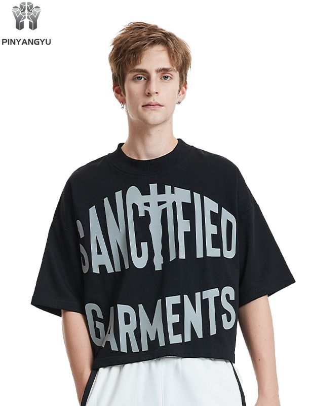 Schwarzes Crop Top – Individuelles und personalisiertes T-Shirt aus weicher Baumwolle